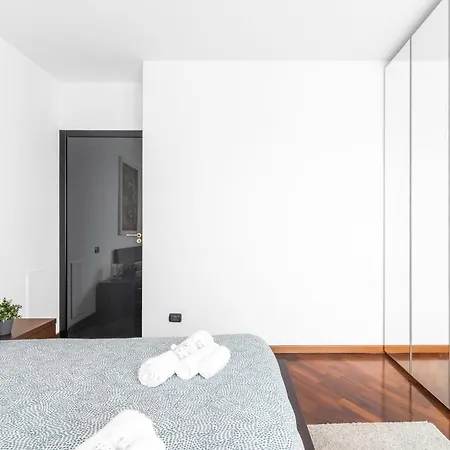 Ellebnb Busto - Mxp - Rho Fiera Con Wifi E Netflix Apartman Busto Arsizio